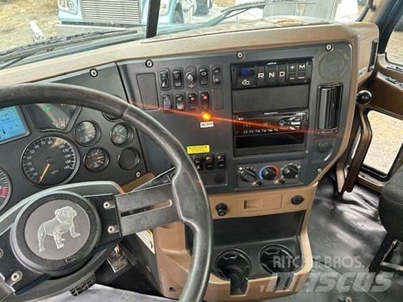 Mack GRANITE GU713 Kipper