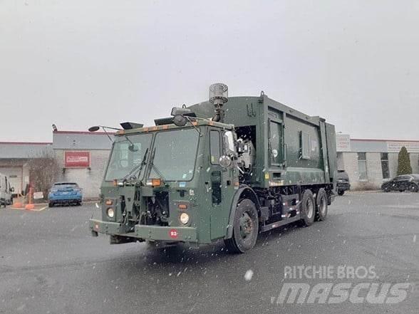 Mack LEU613 Müllwagen