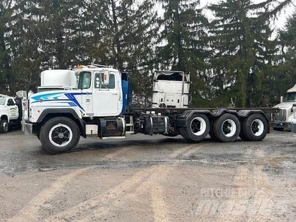 Mack RD690 Müllwagen