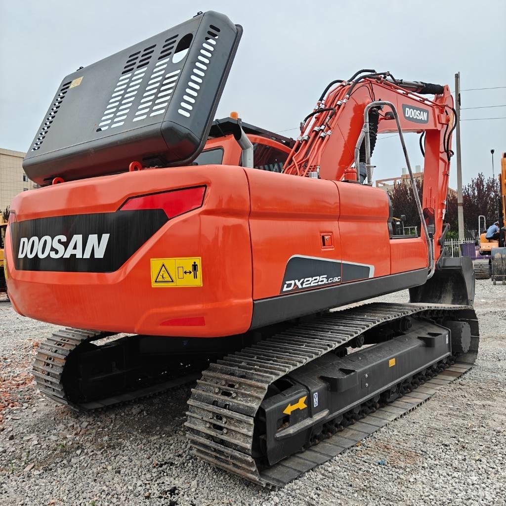Doosan DX225LC-9C Raupenbagger