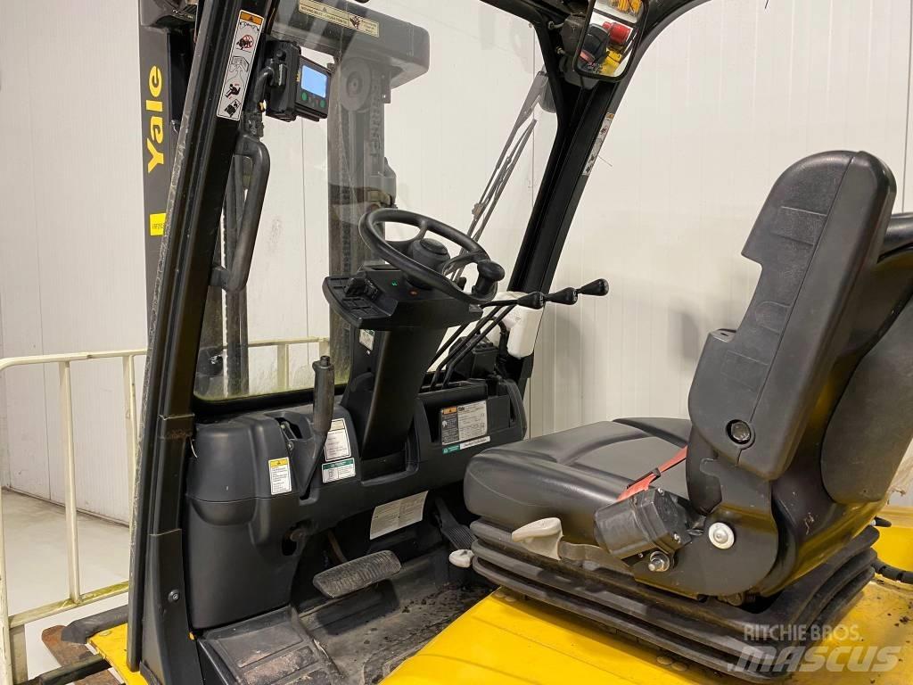 Yale GLP25VX Gas Stapler
