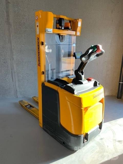Jungheinrich ERC212 Deichselstapler