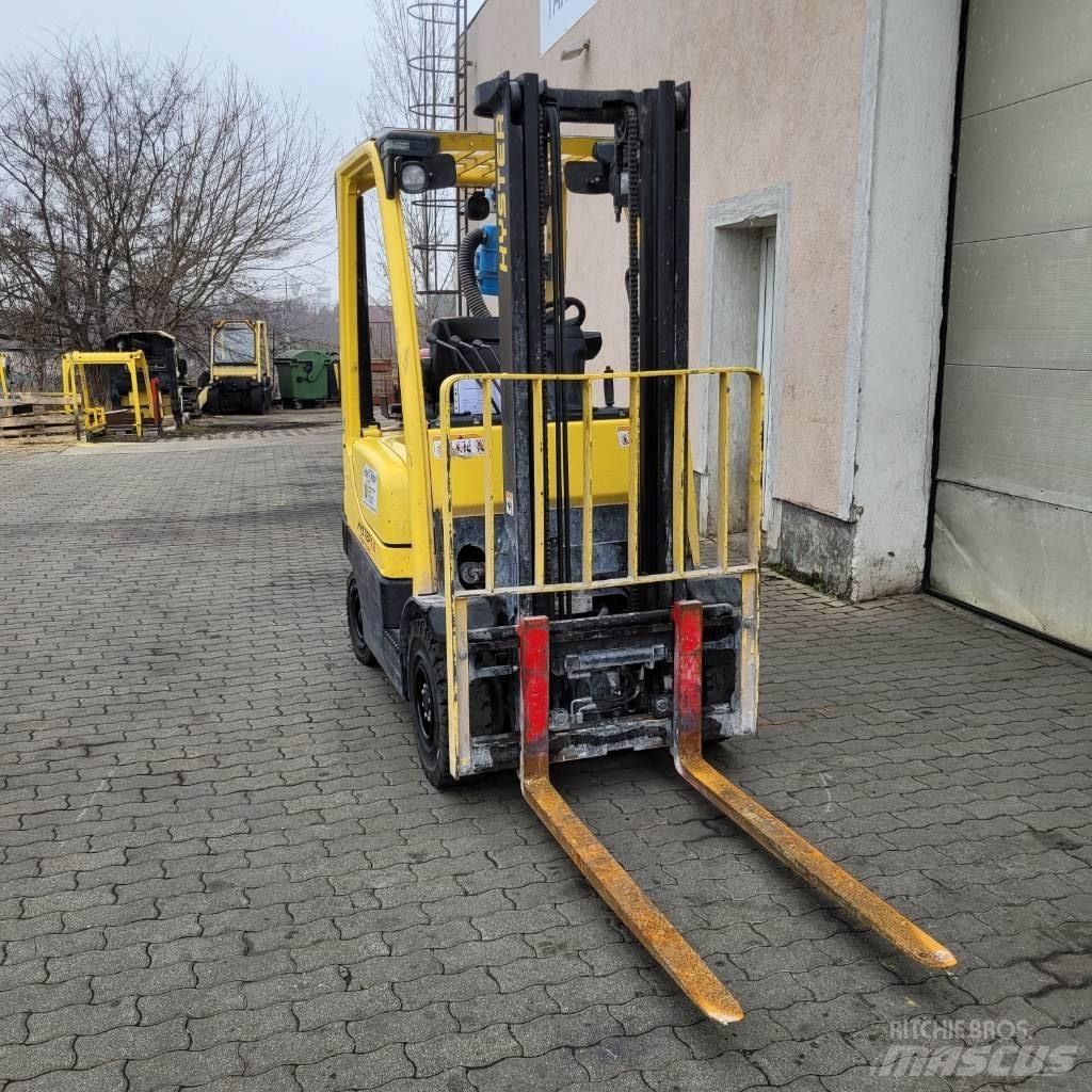 Hyster H 1.6 FT Gas Stapler