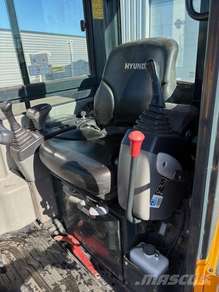 Hyundai R25Z-9 AK Minibagger < 7t