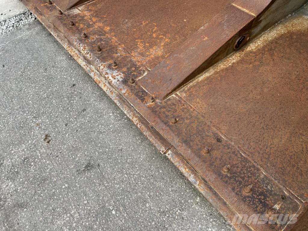 Volvo Toe Tip Bucket Radlader