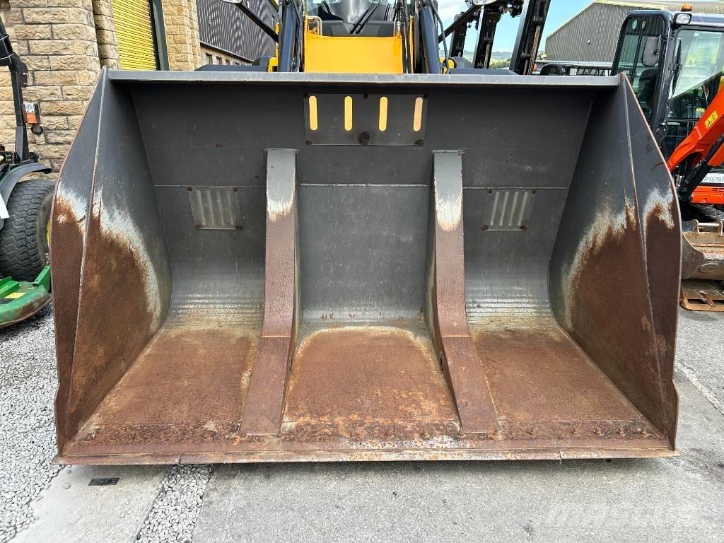 Volvo Toe Tip Bucket Radlader