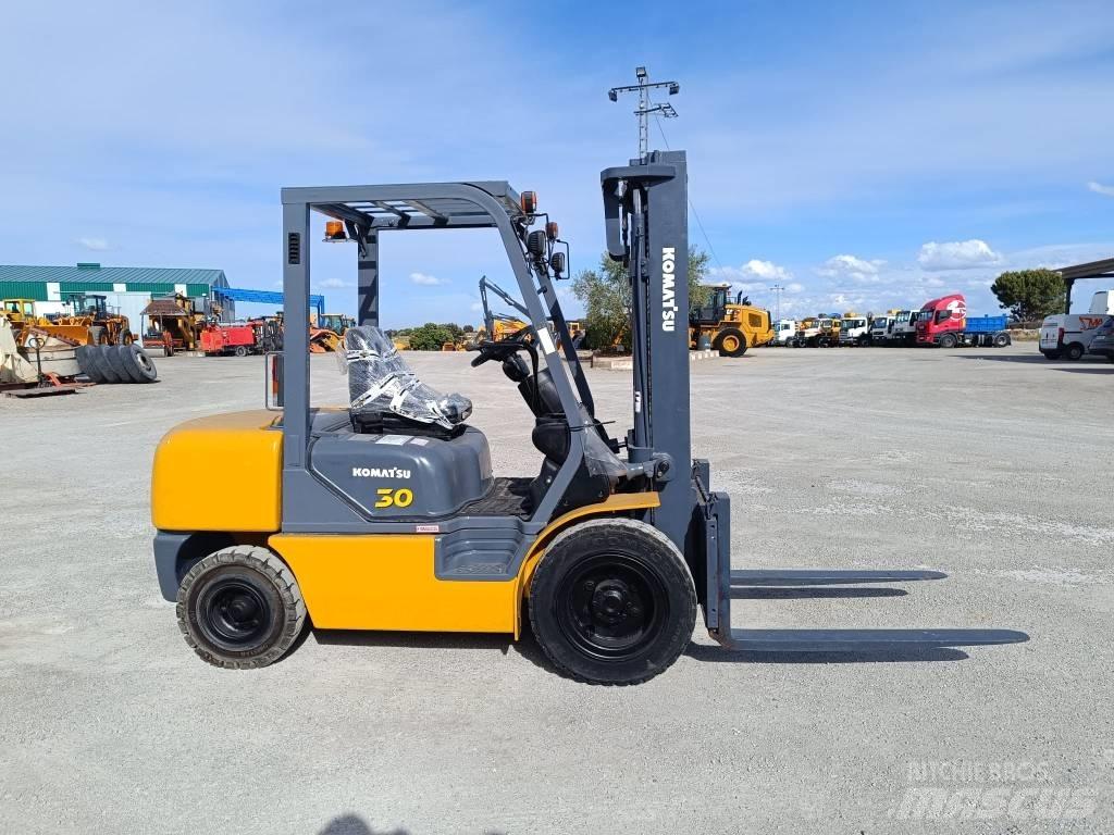 Komatsu FD30T-14 Andere Gabelstapler