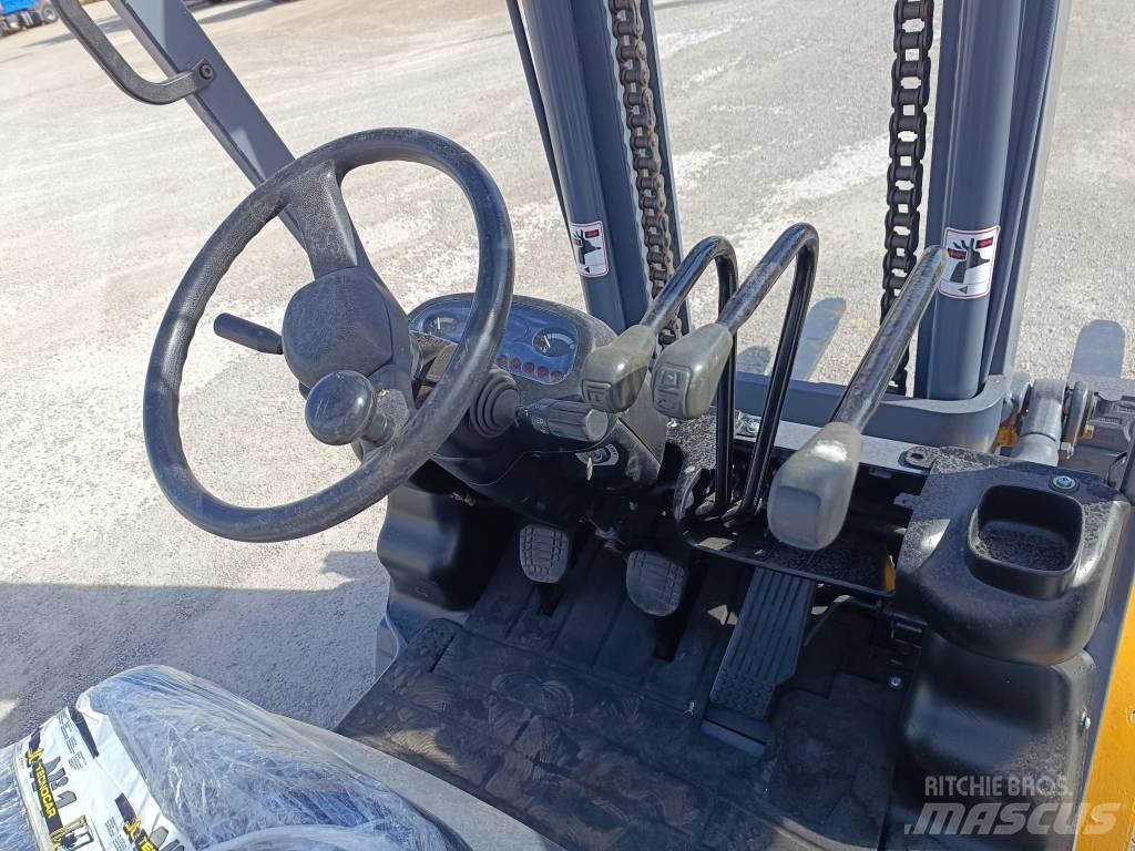 Komatsu FD30T-14 Andere Gabelstapler