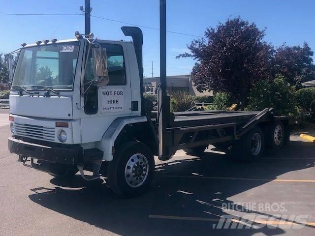Sterling SC 8000 Autotransporter