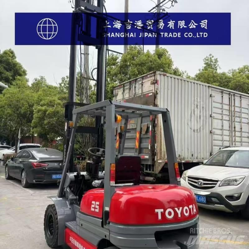 Toyota FD 25 Diesel Stapler