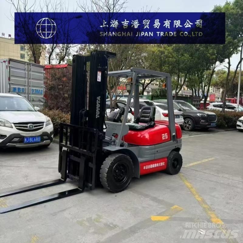 Toyota FD 25 Diesel Stapler