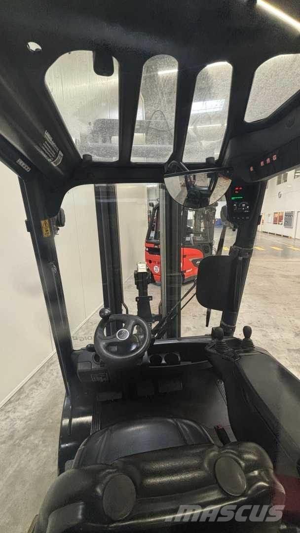 Linde H25T Gas Stapler