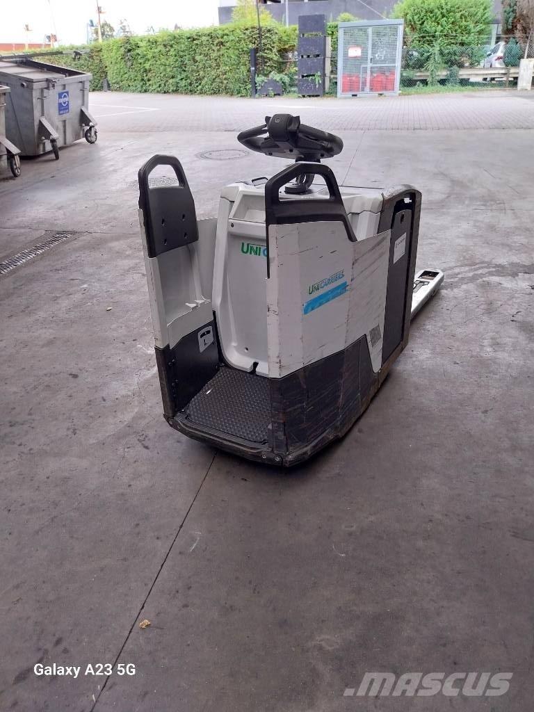 UniCarriers PLR200 Gabelstapler mit Fahrerstand