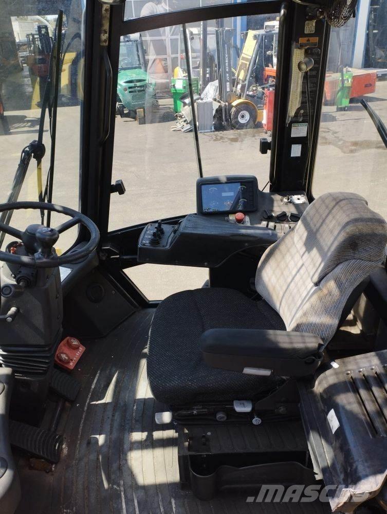 Hyster H9.00XM Gas Stapler