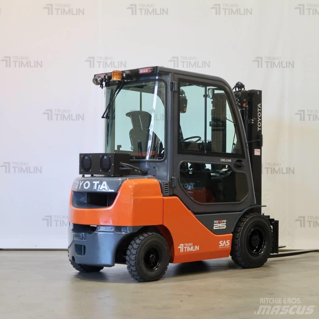 Toyota 52-8FDF25 Diesel Stapler