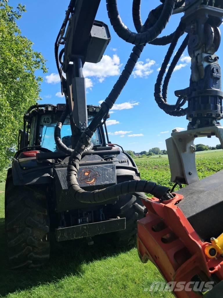 Valtra T 174 Harvester