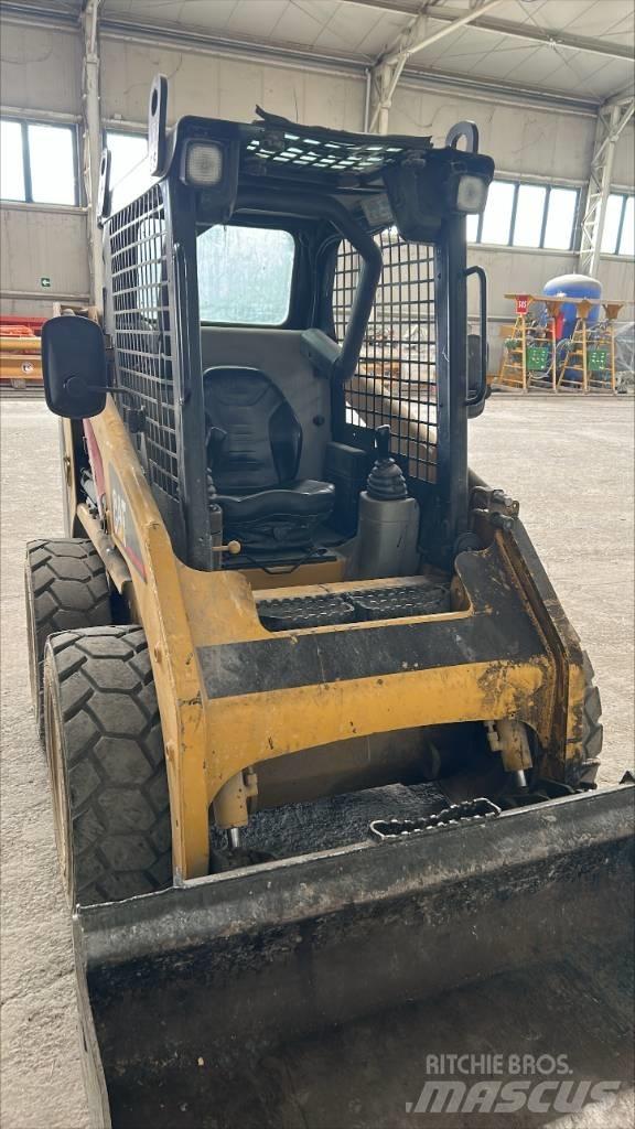 CAT 216 B Kompaktlader
