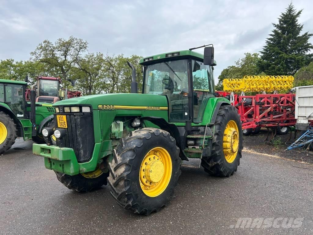 John Deere 8200 Traktoren