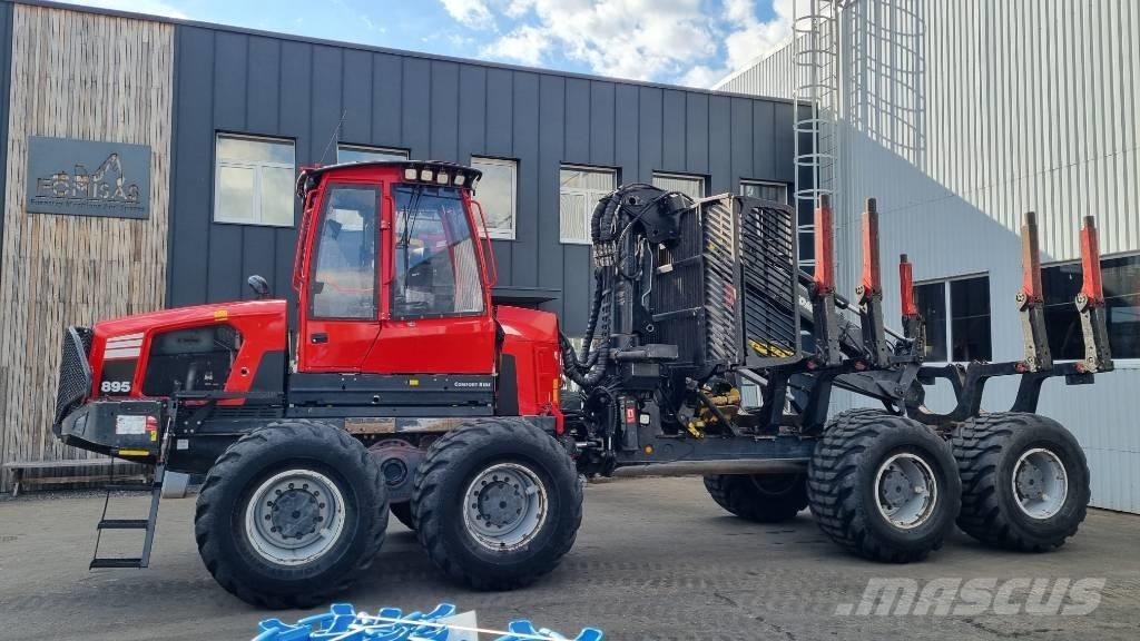 Komatsu 895 Forwarder