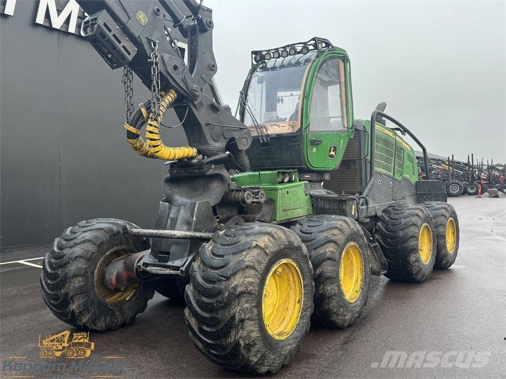 John Deere 1270G Harvester