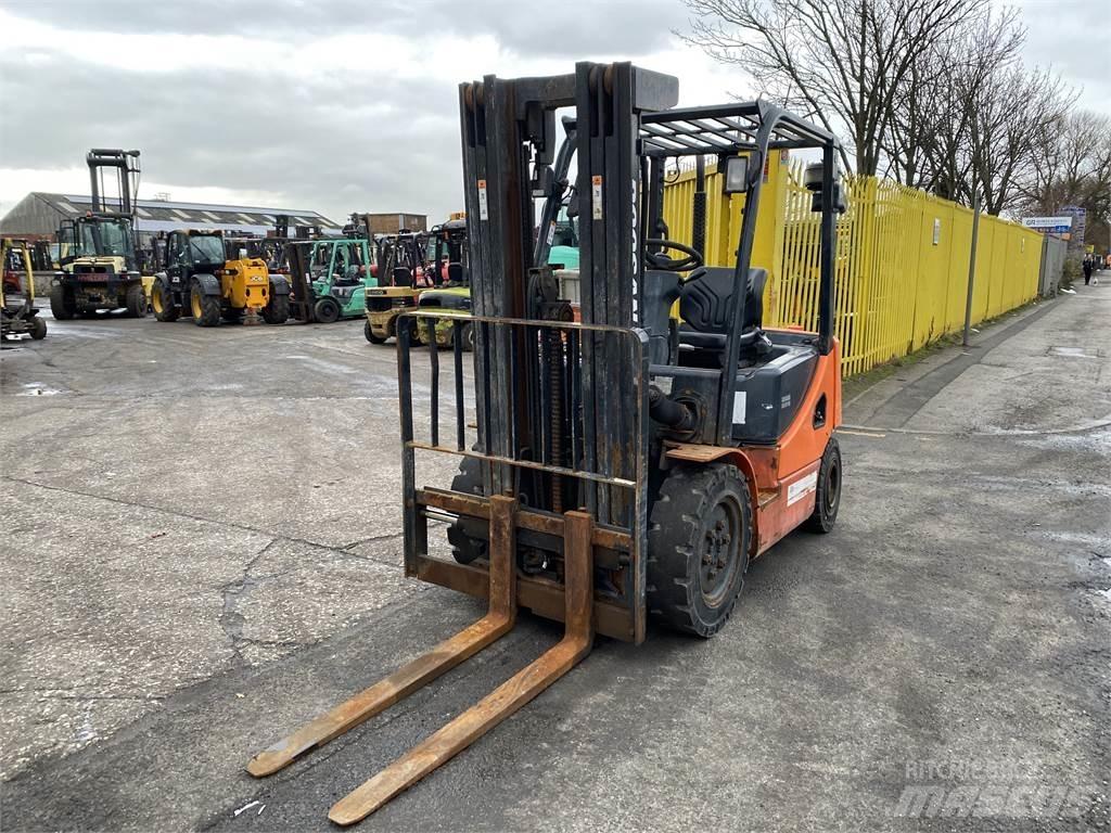 Doosan D25S-5 Diesel Stapler