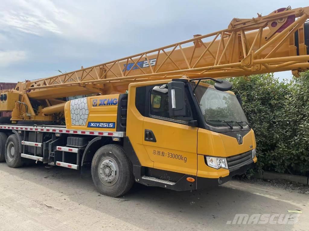 XCMG QY25 All-Terrain-Krane