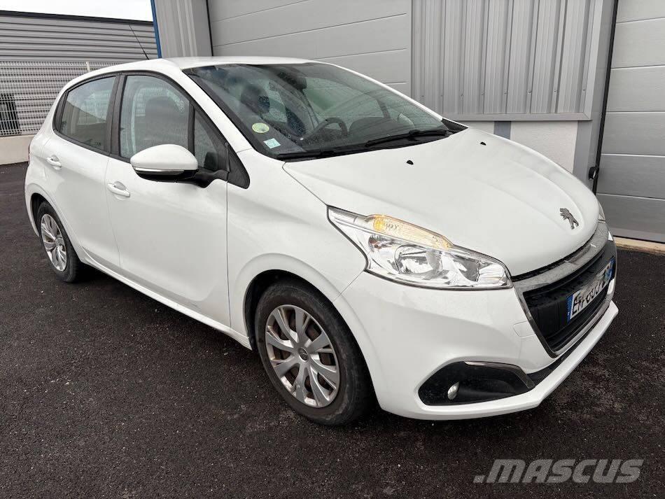 Peugeot 208 PKWs