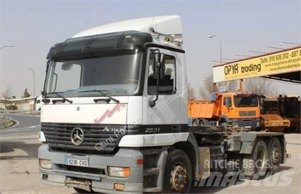 Mercedes-Benz 2531 Containerwagen