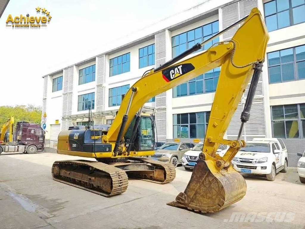 CAT 326D2L Raupenbagger