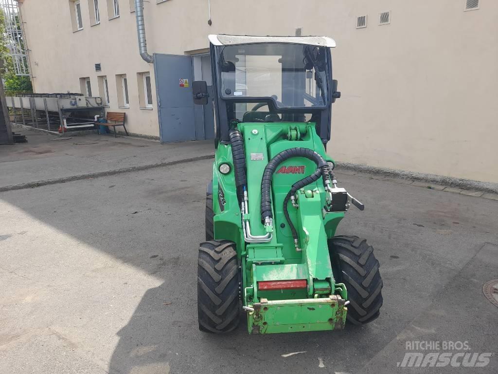 Avant 528 ROPS Sonstige Flurförderzeuge