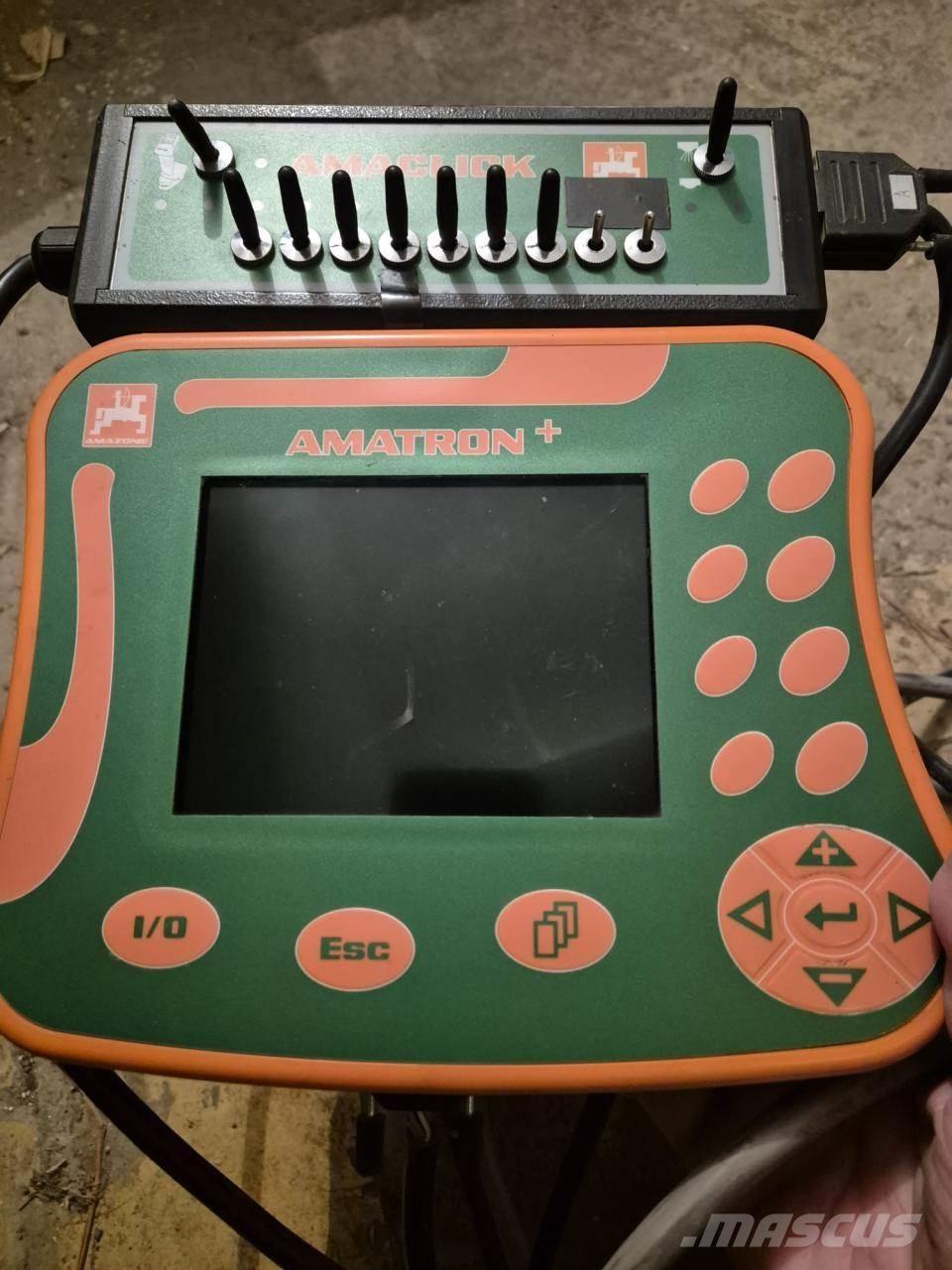 Amazone UX 4200 Anhängespritzen
