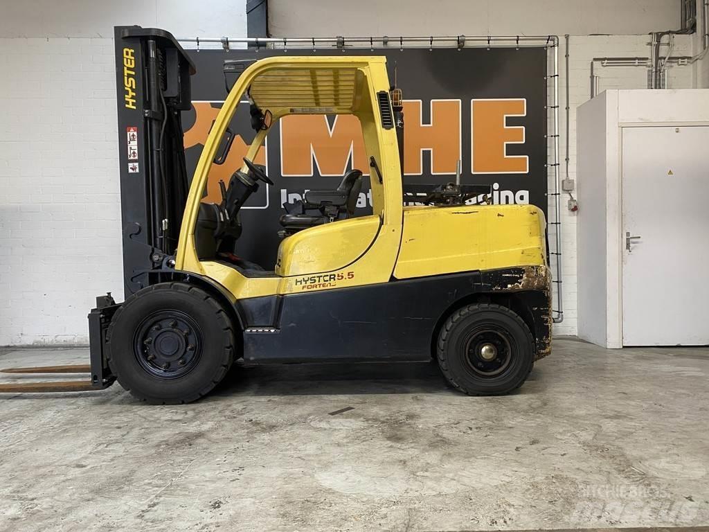 Hyster H5.5FT Gas Stapler