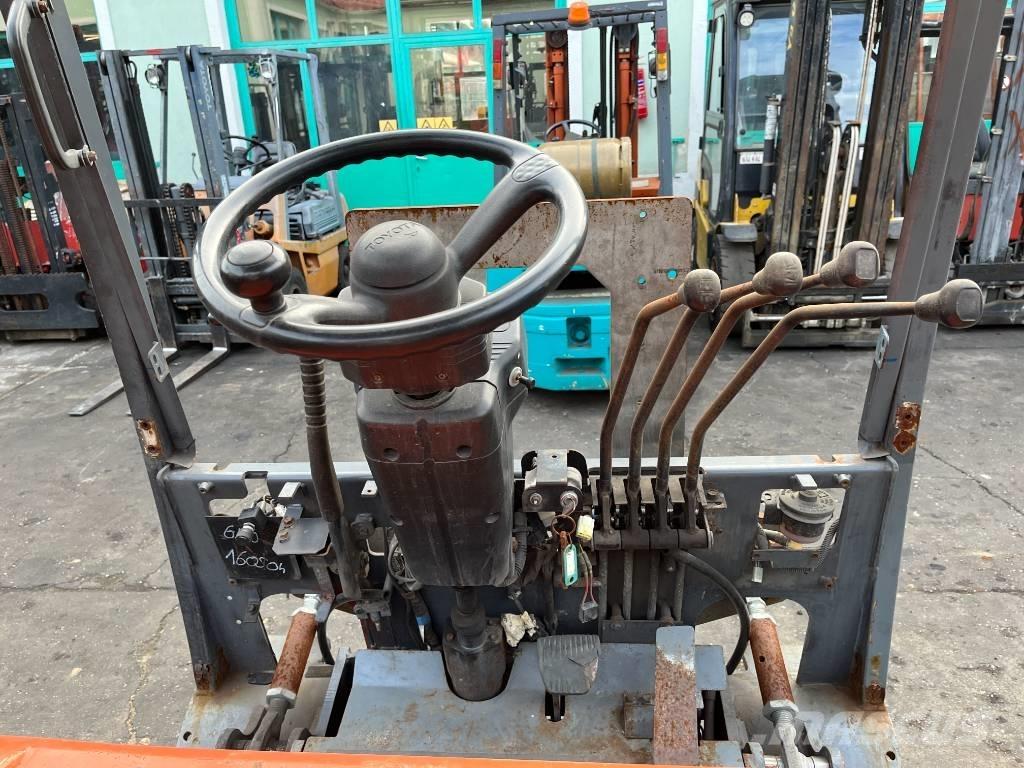 Toyota 5FBF25    V-4201 Elektro Stapler