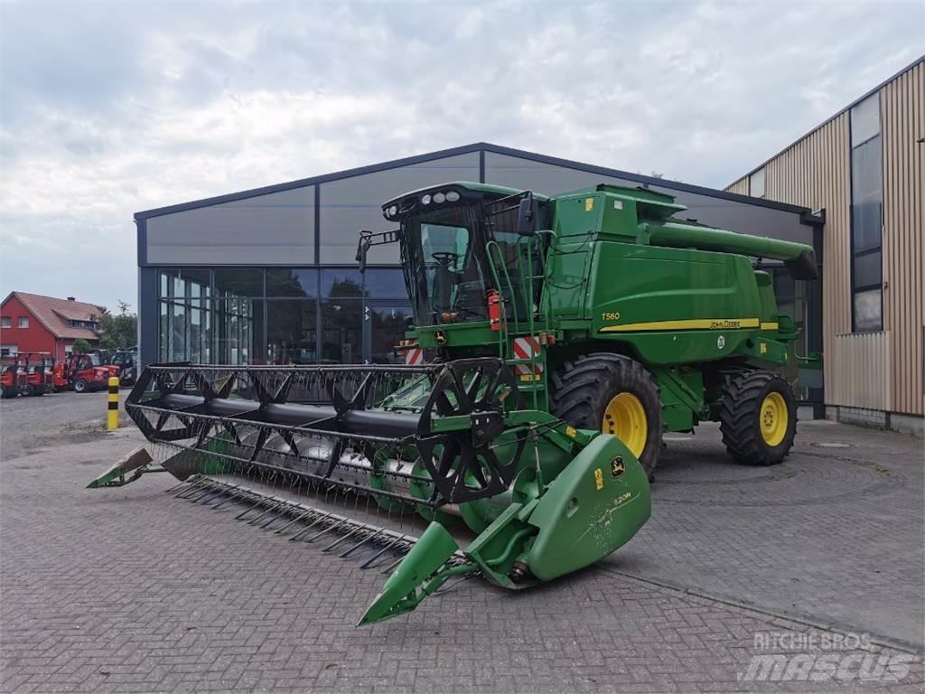 John Deere T560 Mähdrescher