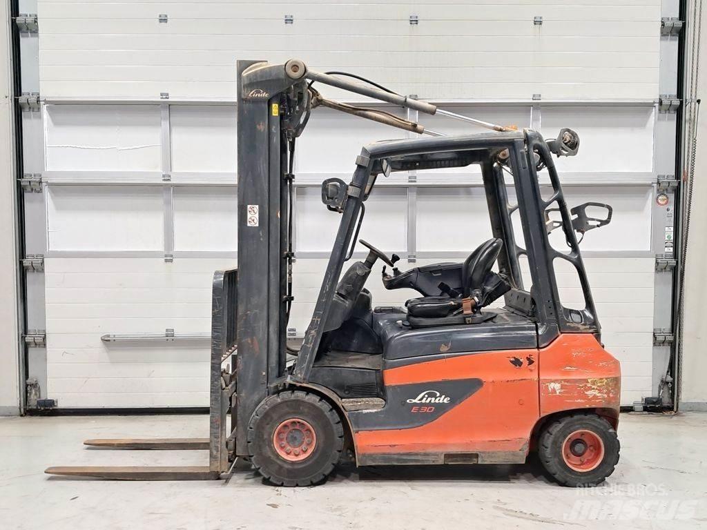 Linde E30-01 Elektro Stapler