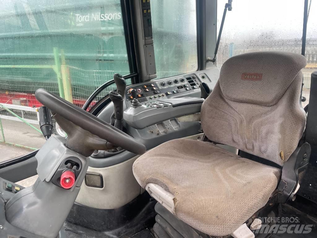 Valtra T 190 Traktoren