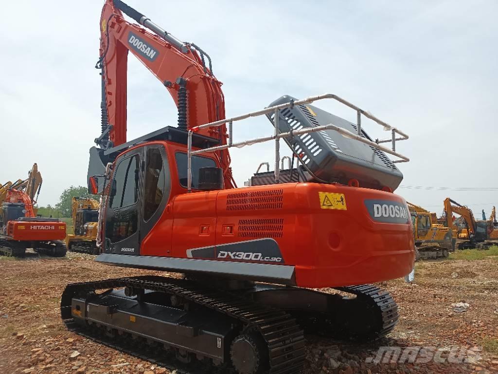 Doosan DX 300 Raupenbagger
