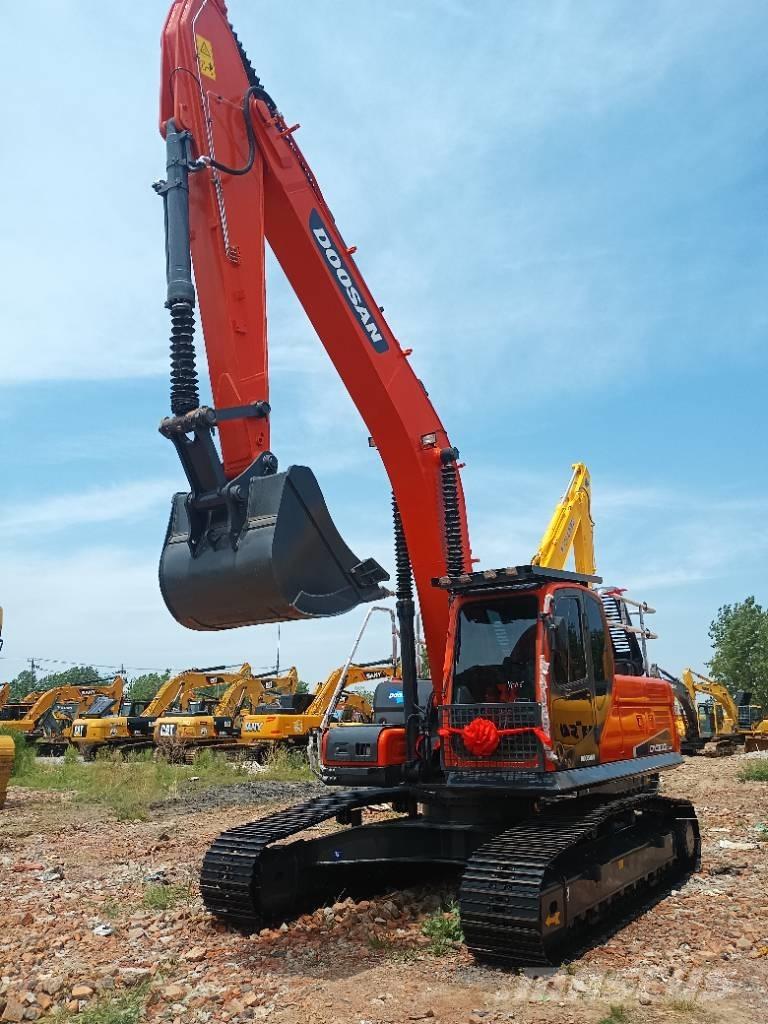 Doosan DX 300 Raupenbagger