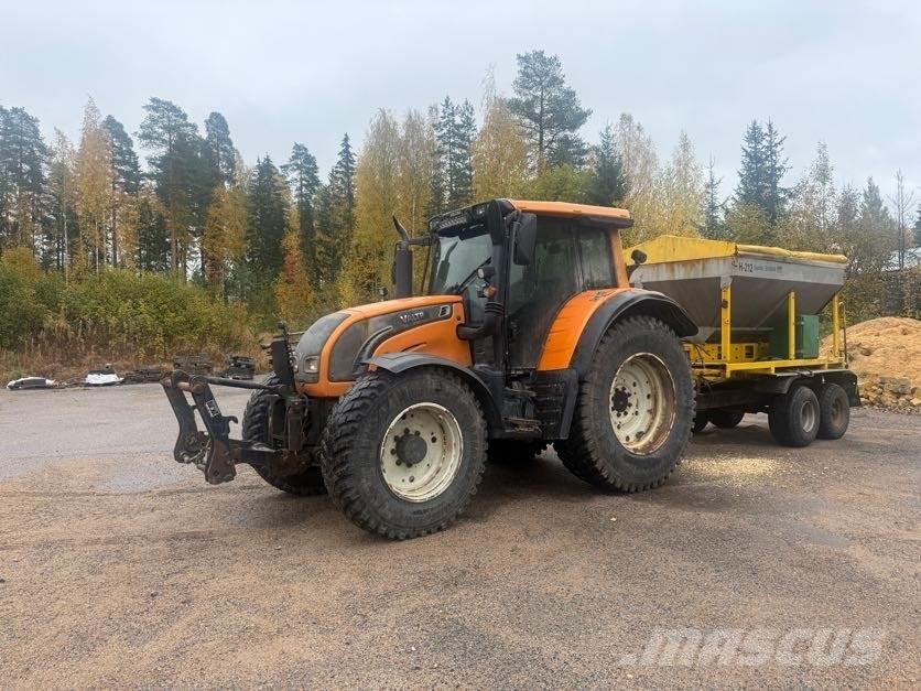 Valtra N142 Traktoren
