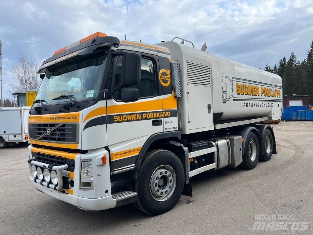 Volvo FM9 Saug- und Druckwagen