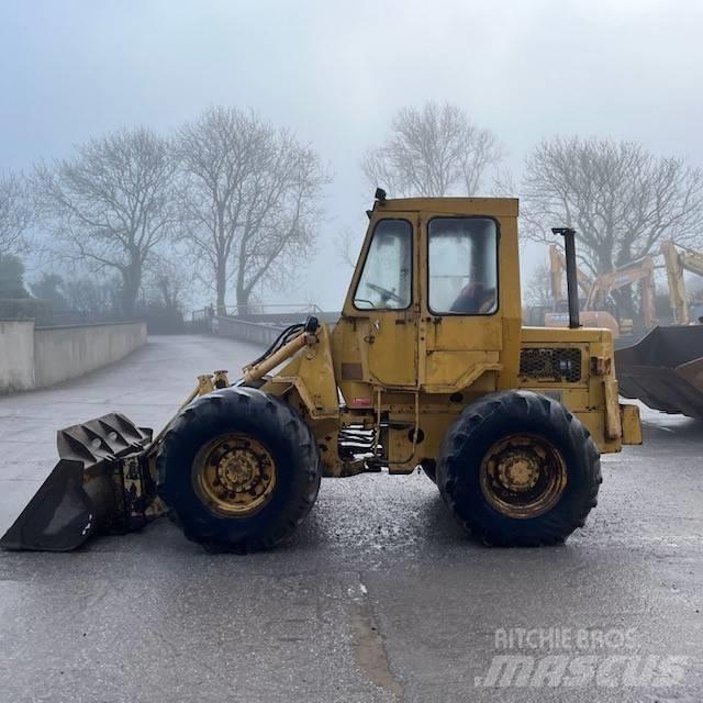 CAT 910 Radlader
