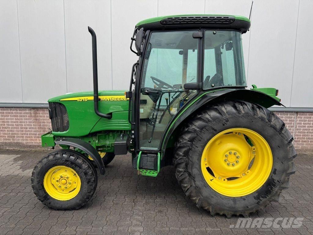 John Deere 5215 Traktoren