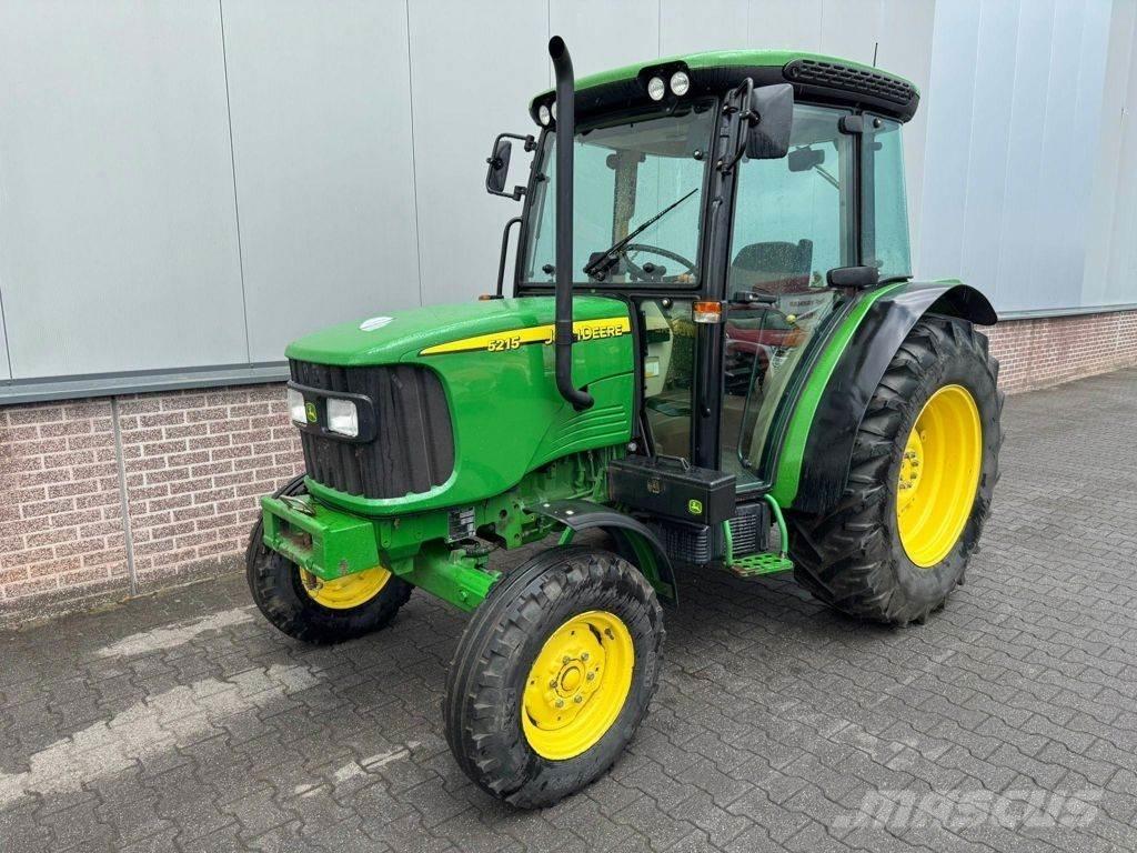 John Deere 5215 Traktoren