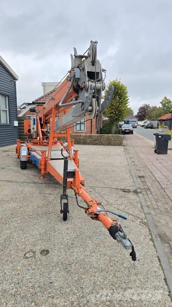Böcker AHK 27/1000 All-Terrain-Krane