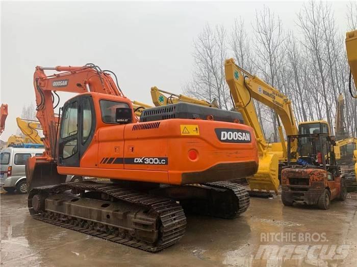 Doosan DX 300 Raupenbagger
