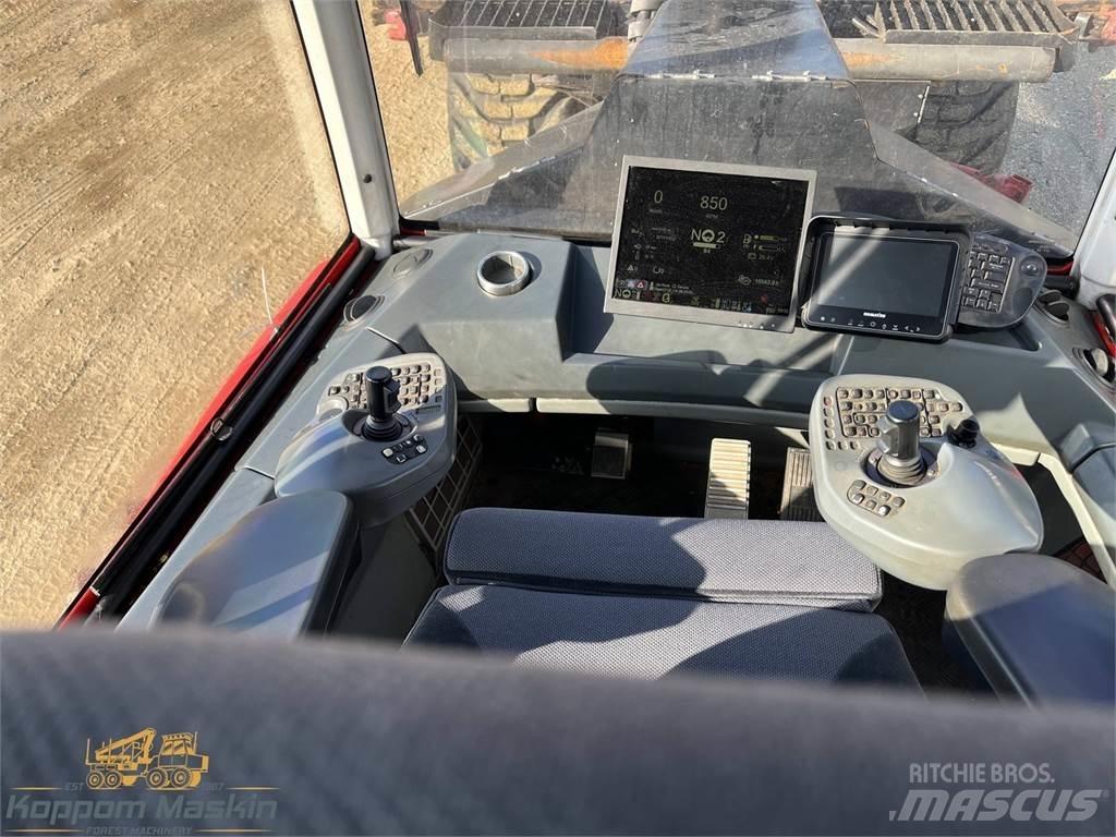 Komatsu 895 Forwarder