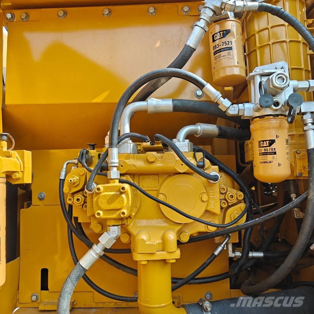 CAT 323 D L Raupenbagger