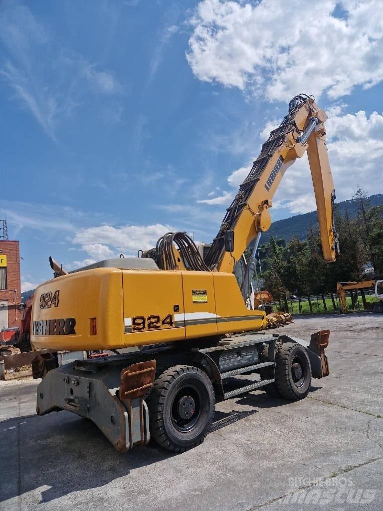 Liebherr A924C Materialumschlag