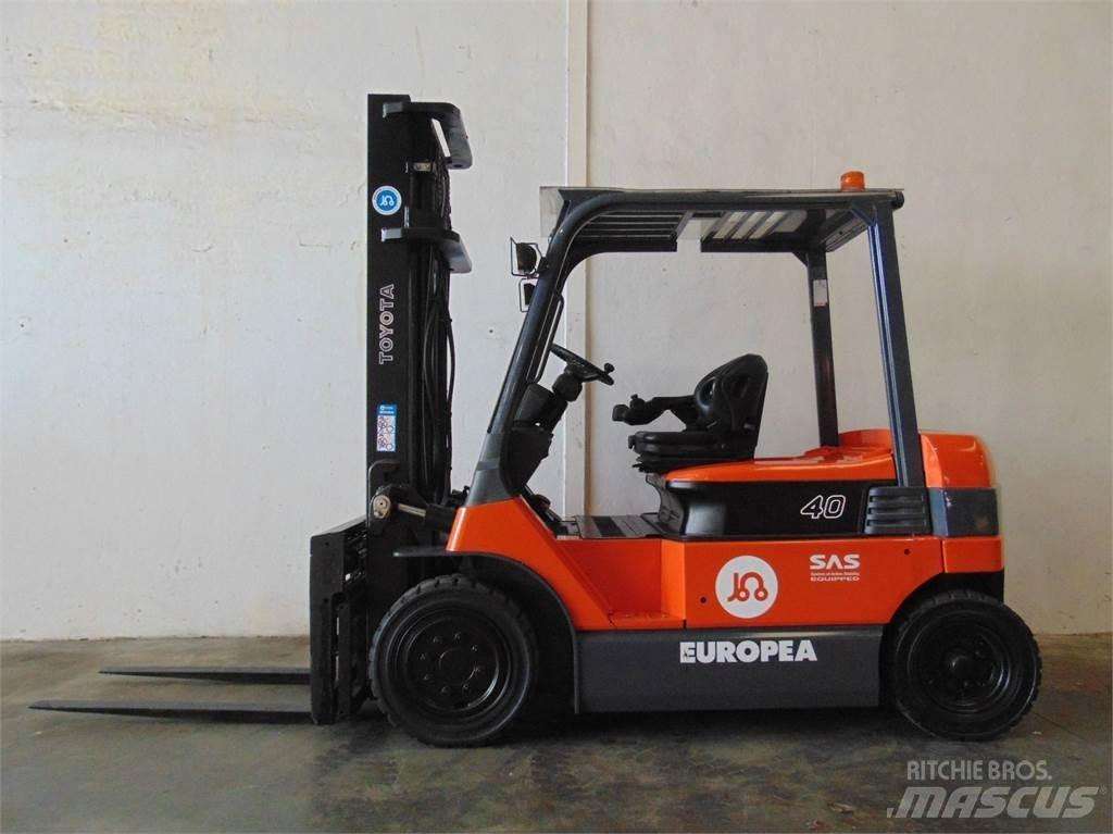 Toyota 7FBMF40 Elektro Stapler
