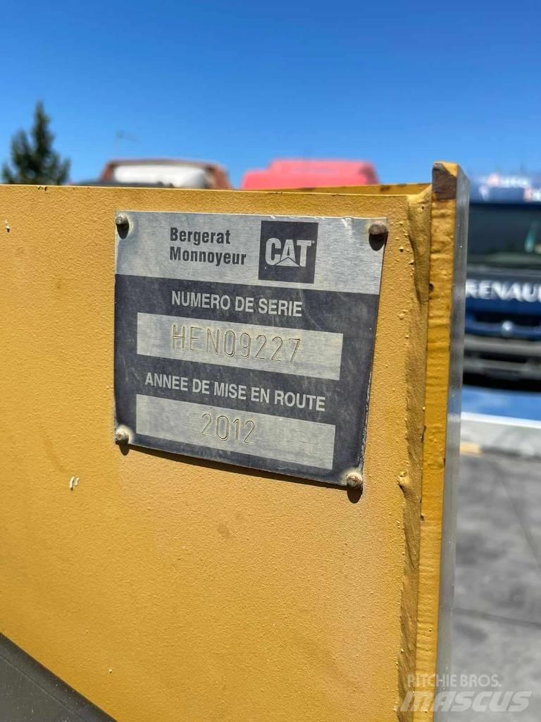 CAT 236 B Kompaktlader